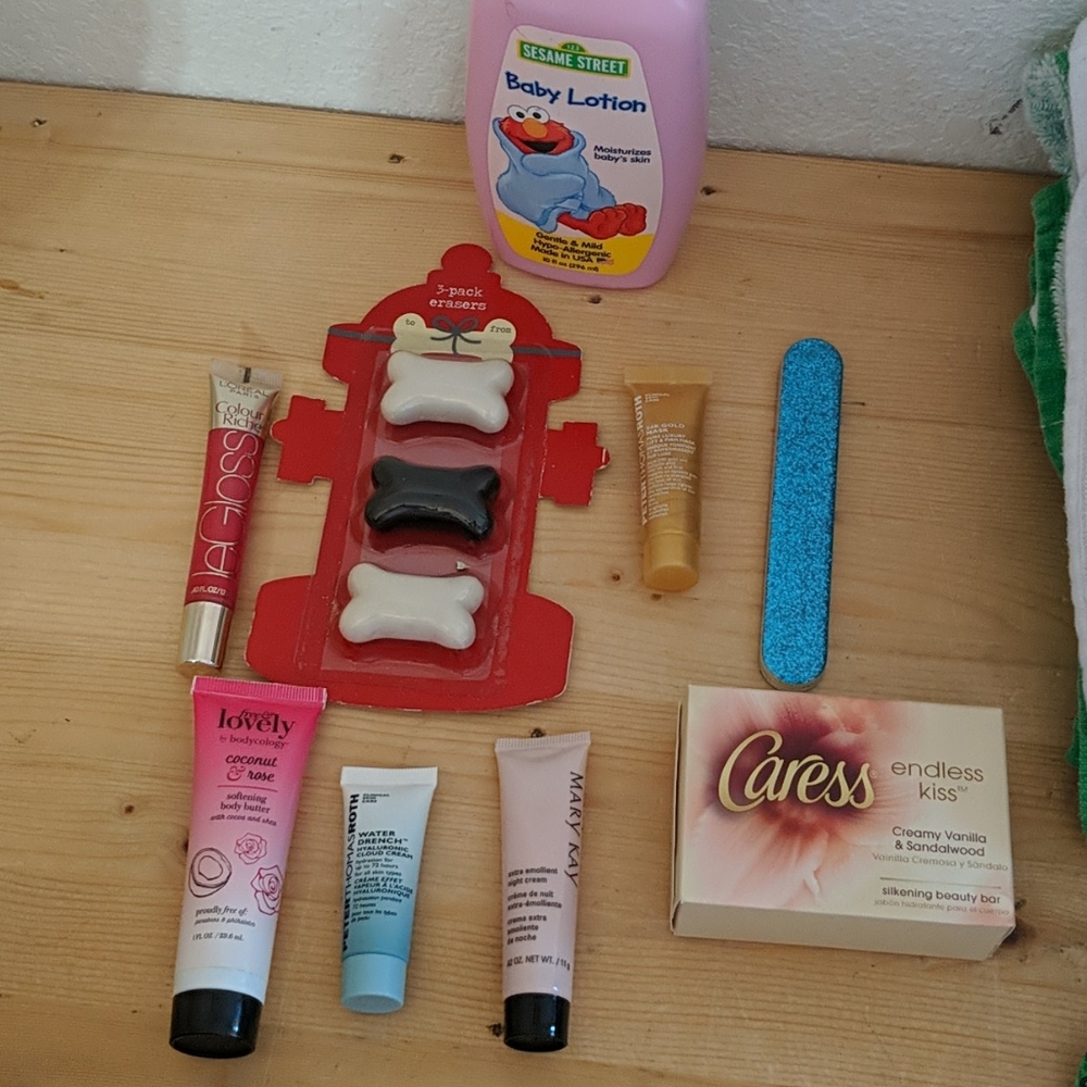 PICK YOUR FREEBIE!! - Picture 2 of 7